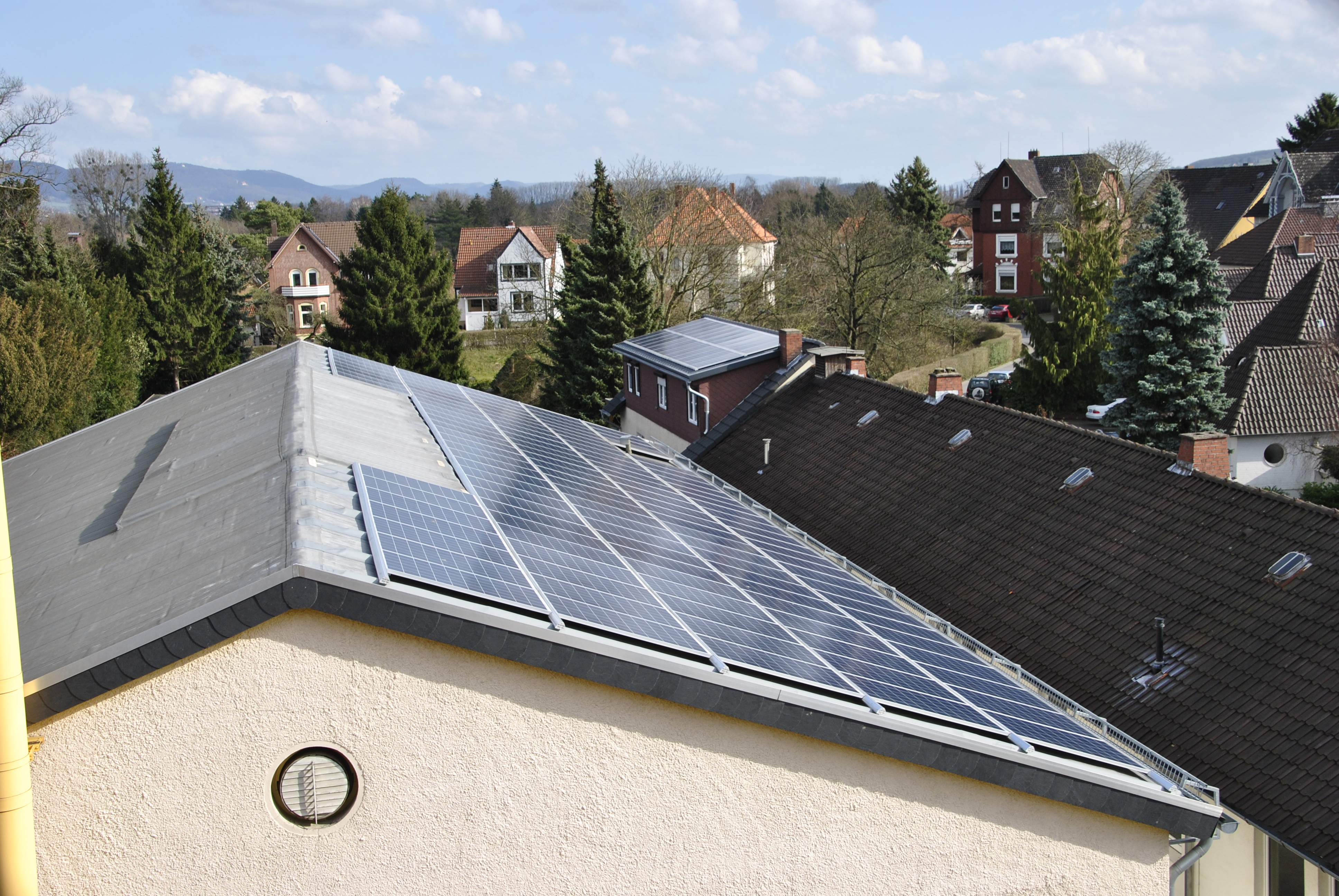 PV-Anlage auf dem Dach der Druckerei des Merkur Verlag Rinteln