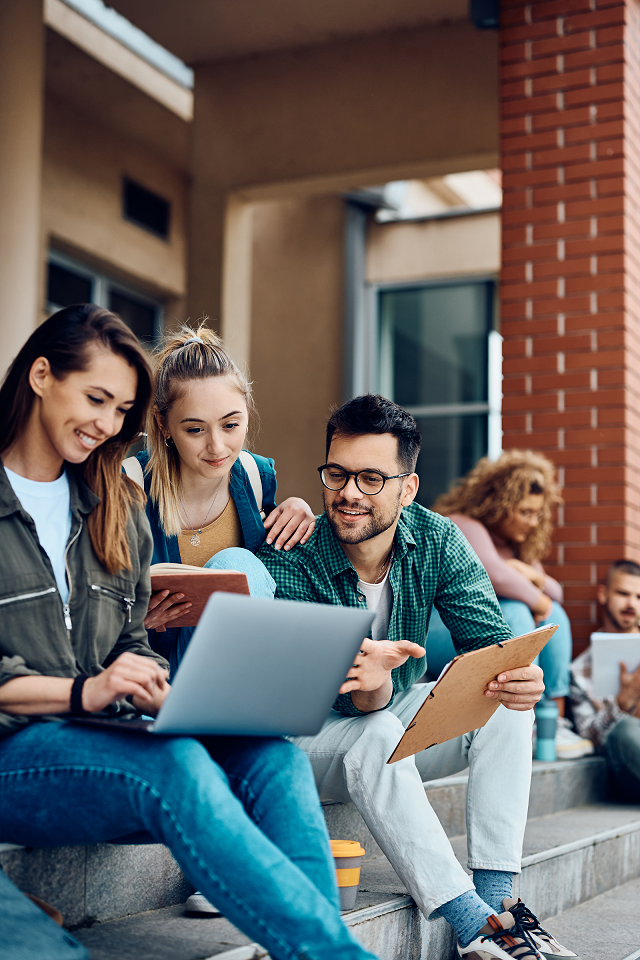 E-Learning_Studenten_Digital_komp